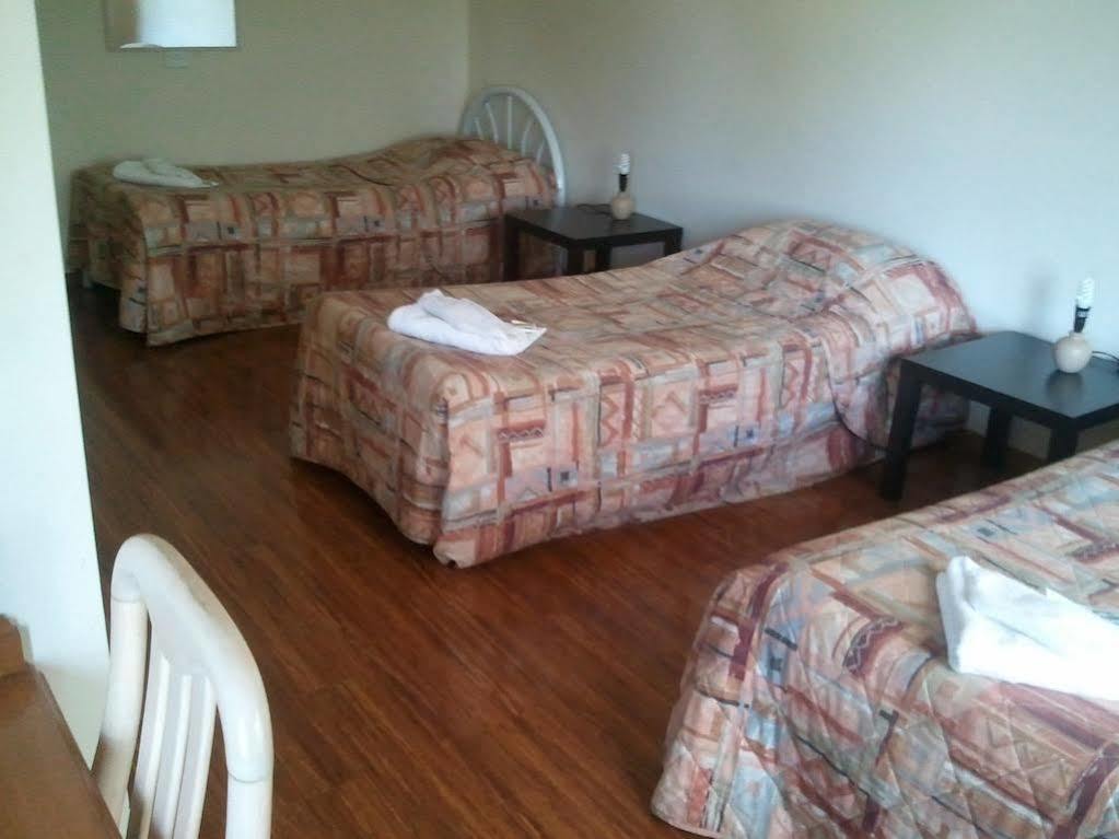 Beaconsfield Lodge Motel Extérieur photo